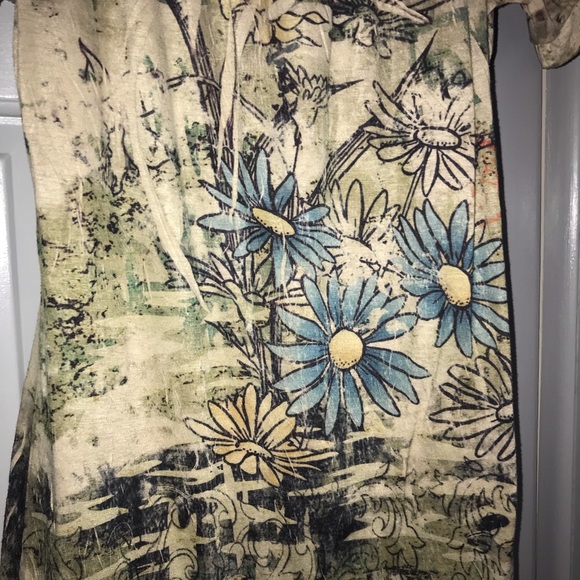 ✨CLEARANCE✨ Floral Top, cap sleeve - Picture 4 of 7